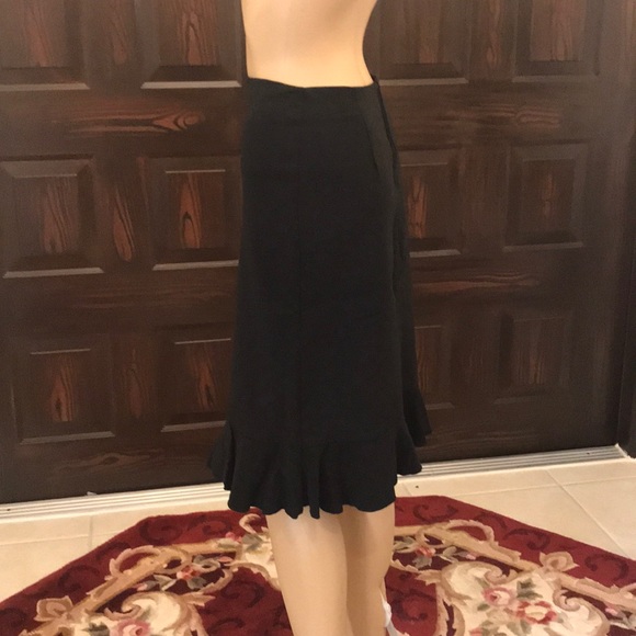 Black pencil skirt flared on the bottom size S - Picture 4 of 5